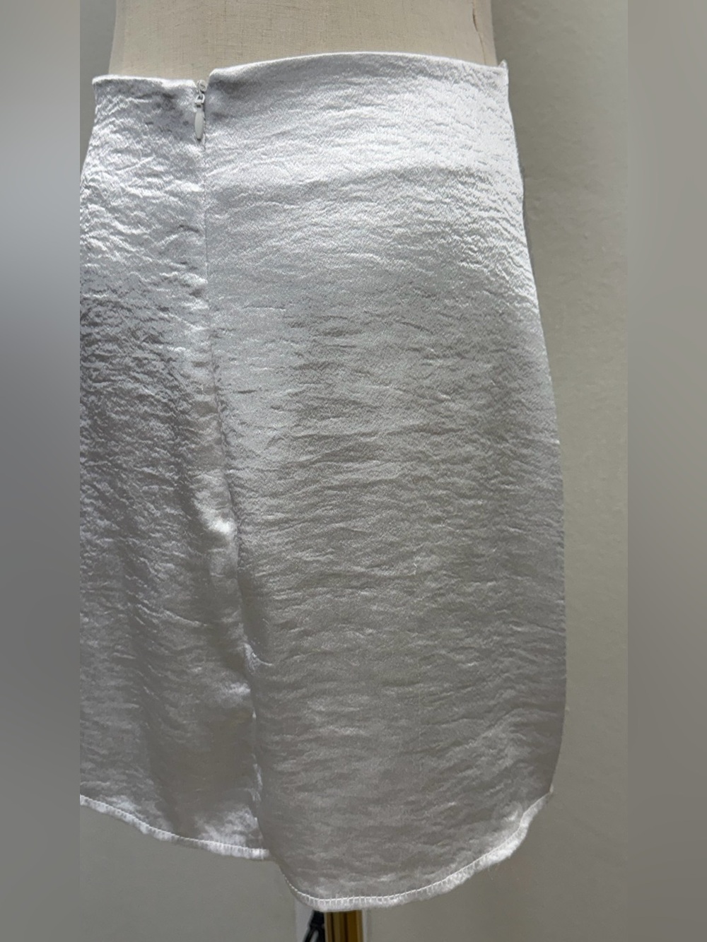 LYANER White Satin Mini Skirt Lace Slit Y2K Coquette Bridal Party Date Night - Picture 7 of 10